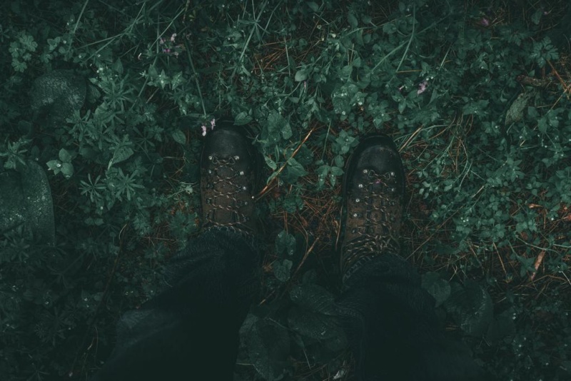 yağmurlu havalar için yürüyüş ayakkabısı